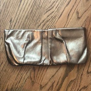 Jalda Metallic clutch